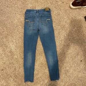 American eagle light wash hi-rise jegging.